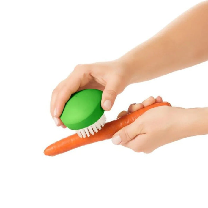 elevenpast Food grater OXO Flexible Vegetable Brush 33781 719812337814