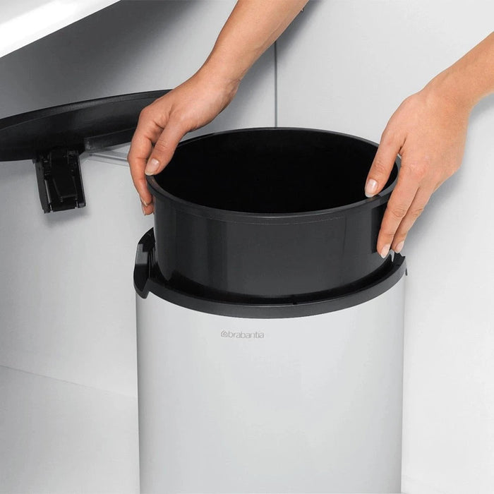 Brabantia waste bin Built-In Bin 15 litre - White | Brilliant Steel