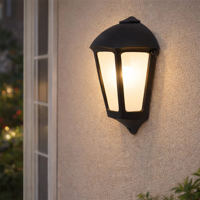 elevenpast Wall Light Vintage Black Flush Mounted Outdoor Wall Lantern M24.000.000.AYE27